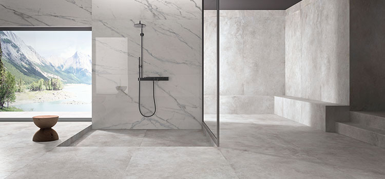 Carrelage imitation marbre pour une salle de bains luxueuse