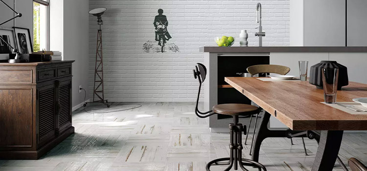 carrelage imitation parquet installé dans la cuisine