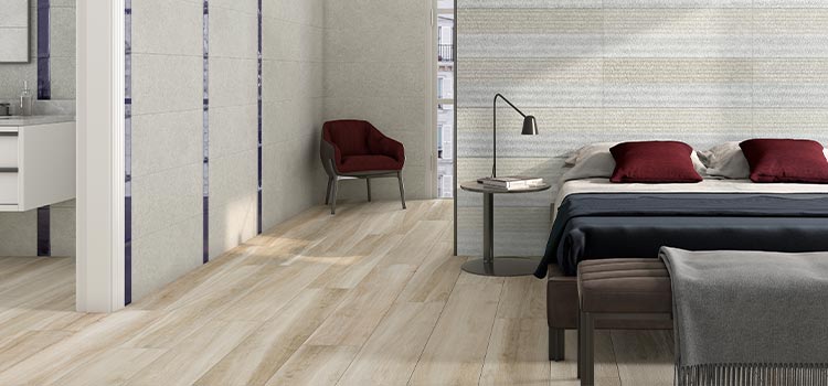 carrelage imitation parquet installé dans une chambre à coucher