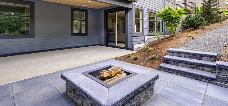 Terrasse avec 2 carrelages